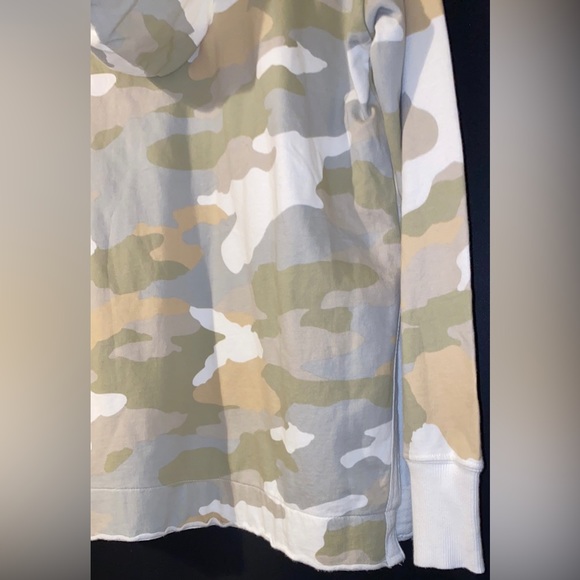 aerie Oversized Hoodie with High Side Slits in Sun Washed Desert Camo size XS - Picture 11 of 16